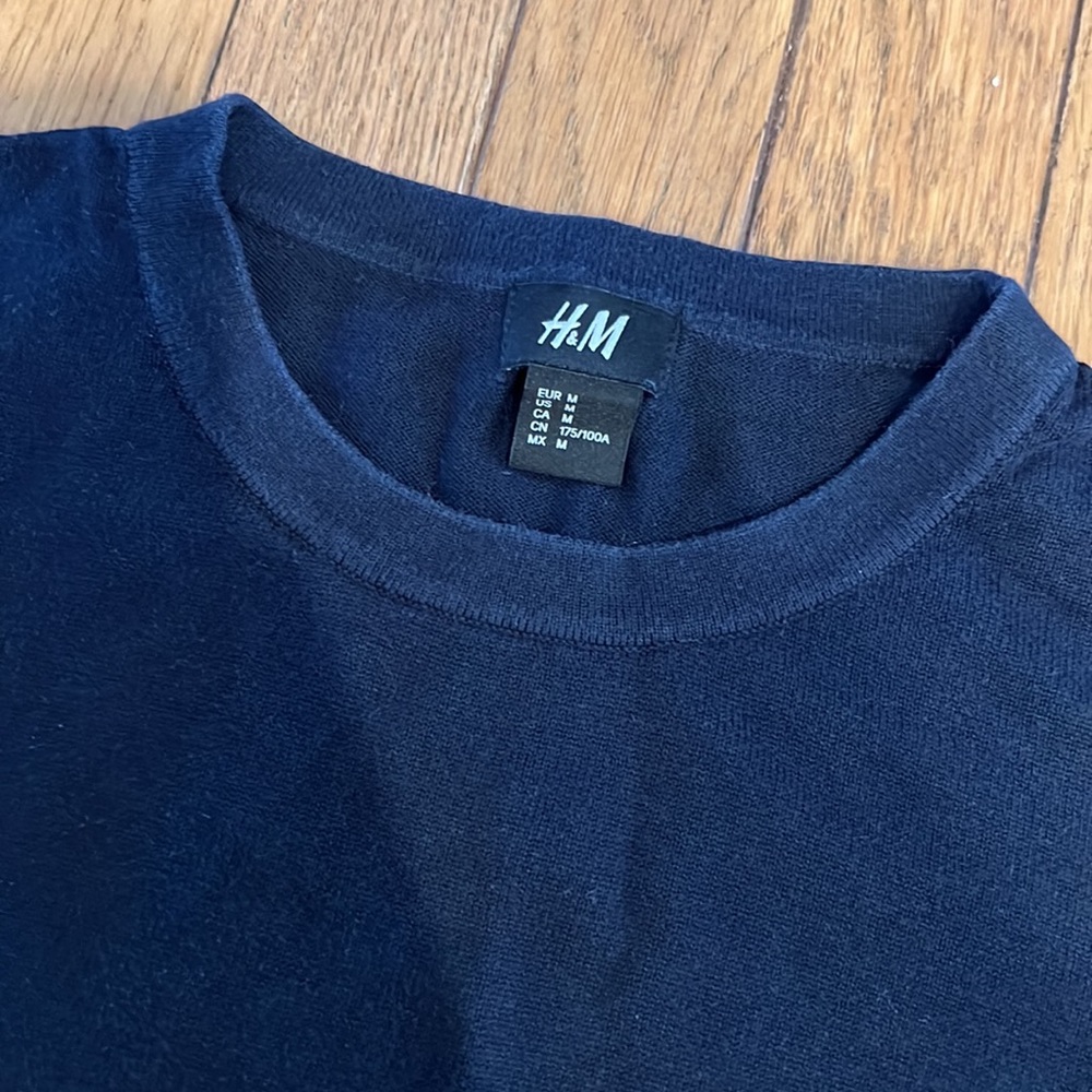 Navy H&M crewneck sweater - Picture 3 of 7